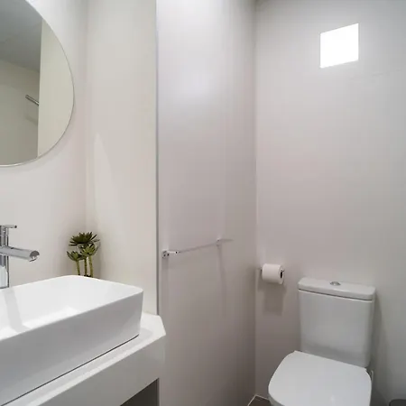 Aac - Luminoso Y Nuevo, A 1,3km Del Centro De Apartment *